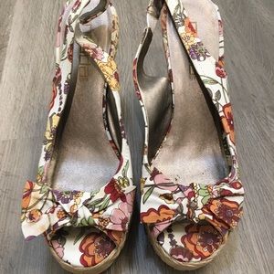 Wedge peep toe floral shoes